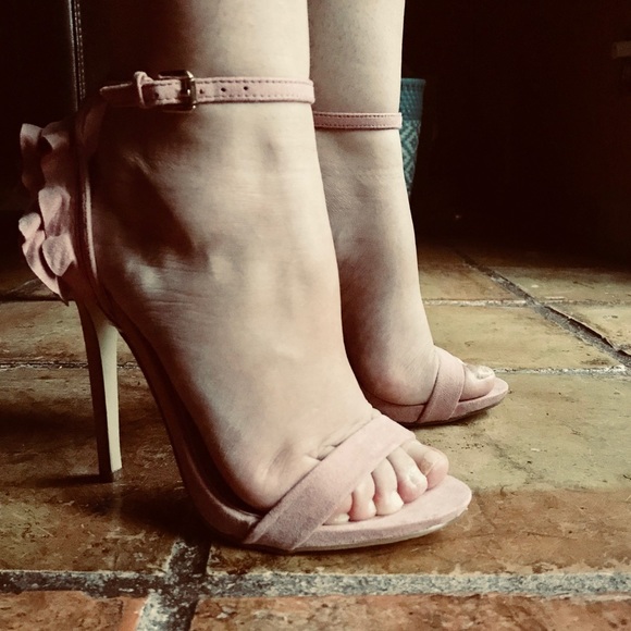 High heels - Picture 5 of 5